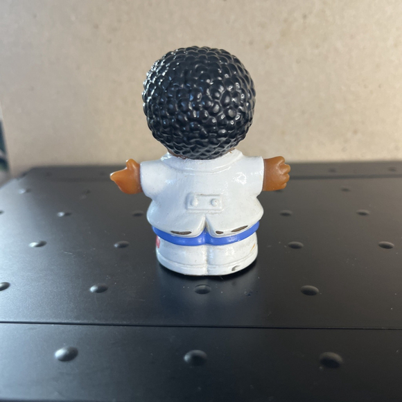 Fisher Price Little People MICHAEL Physician DOCTOR Coat 1997 Glasses - Picture 3 of 6